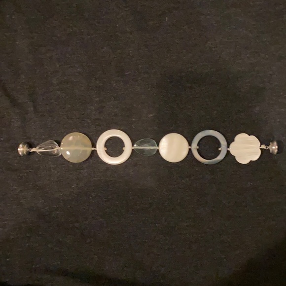 Shell & Stone Bracelet - Picture 1 of 5